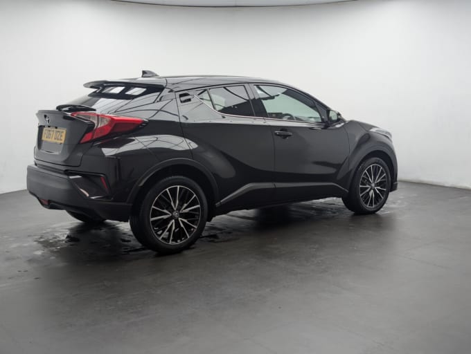 2025 Toyota C-hr