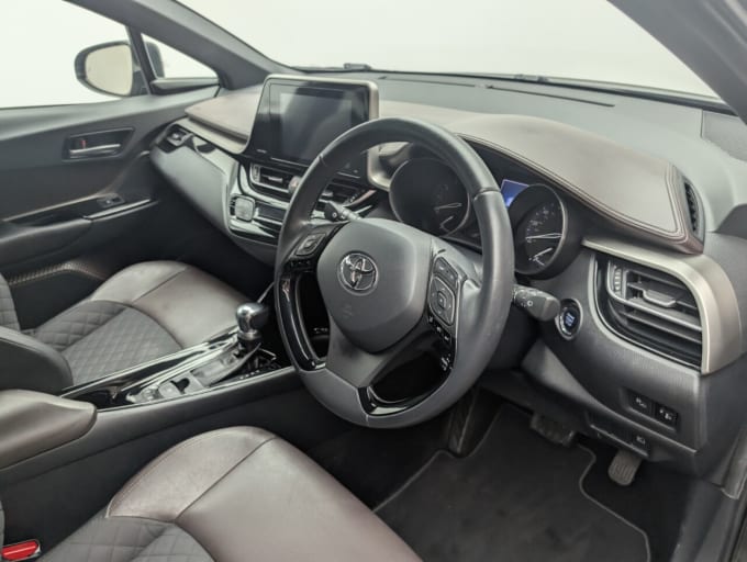 2025 Toyota C-hr