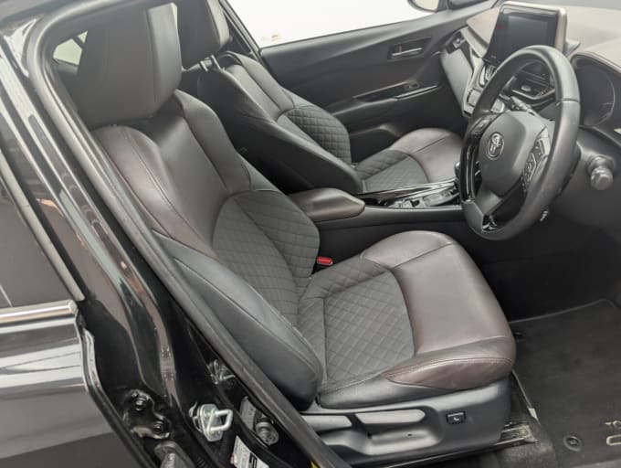 2025 Toyota C-hr