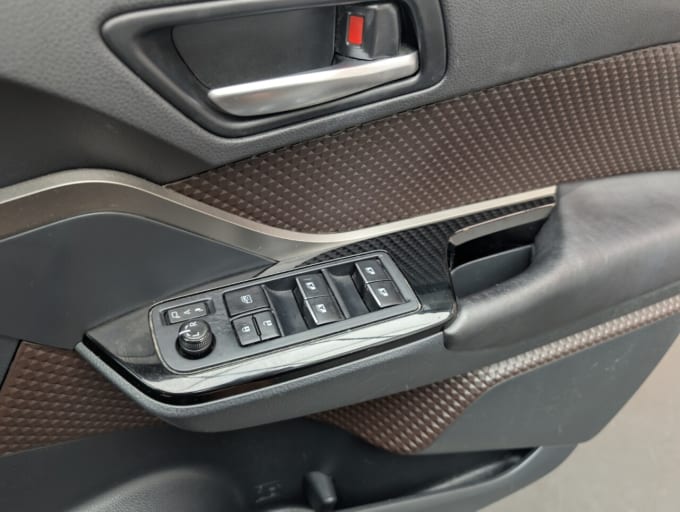 2025 Toyota C-hr