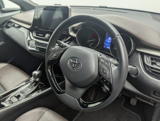 2025 Toyota C-hr