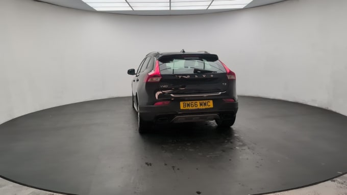 2025 Volvo V40 Cross Country