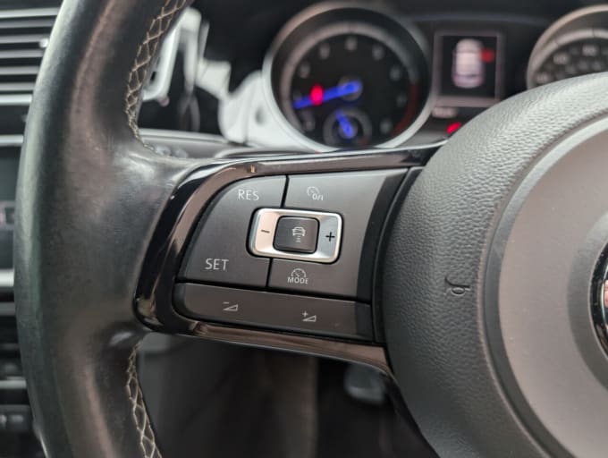 2025 Volkswagen Golf