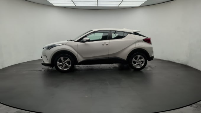2025 Toyota C-hr