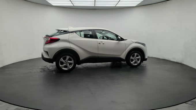2025 Toyota C-hr