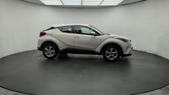 2025 Toyota C-hr