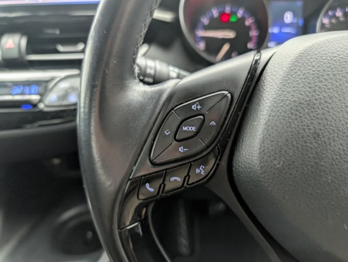 2025 Toyota C-hr