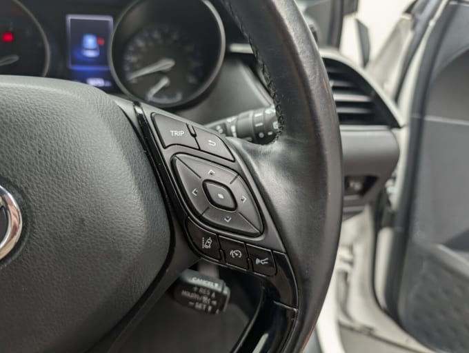 2025 Toyota C-hr
