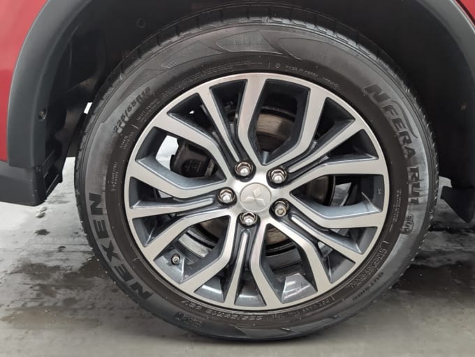 2025 Mitsubishi Outlander