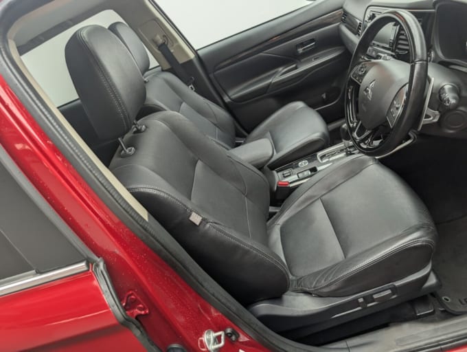 2025 Mitsubishi Outlander