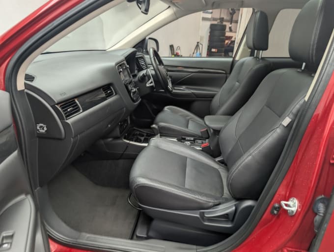 2025 Mitsubishi Outlander