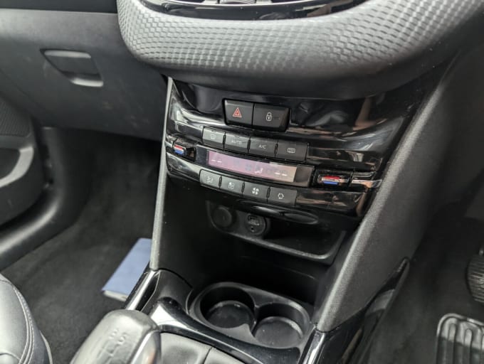 2025 Peugeot 2008