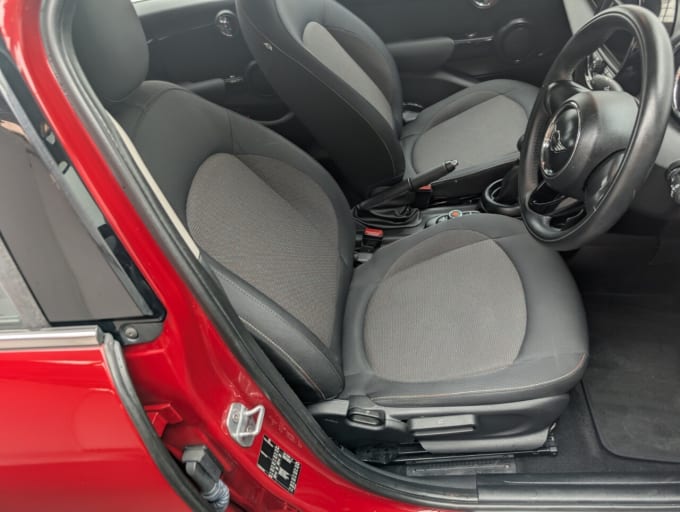 2025 Mini Hatch
