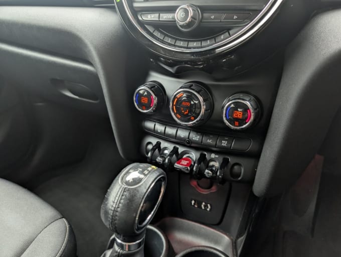 2025 Mini Hatch