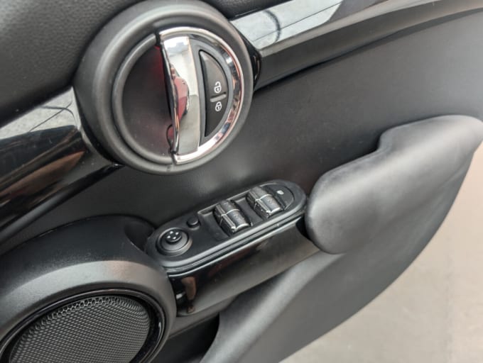 2025 Mini Hatch