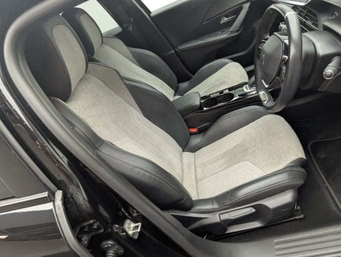 2025 Peugeot E-2008