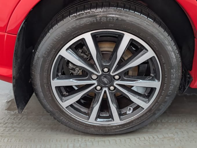 2025 Ford Kuga