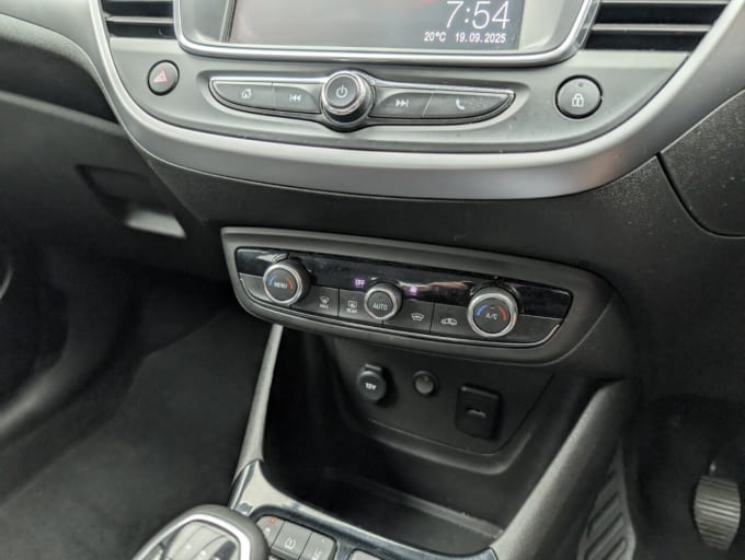 2025 Vauxhall Crossland X