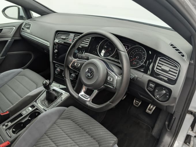 2025 Volkswagen Golf