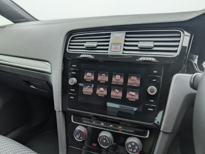 2025 Volkswagen Golf