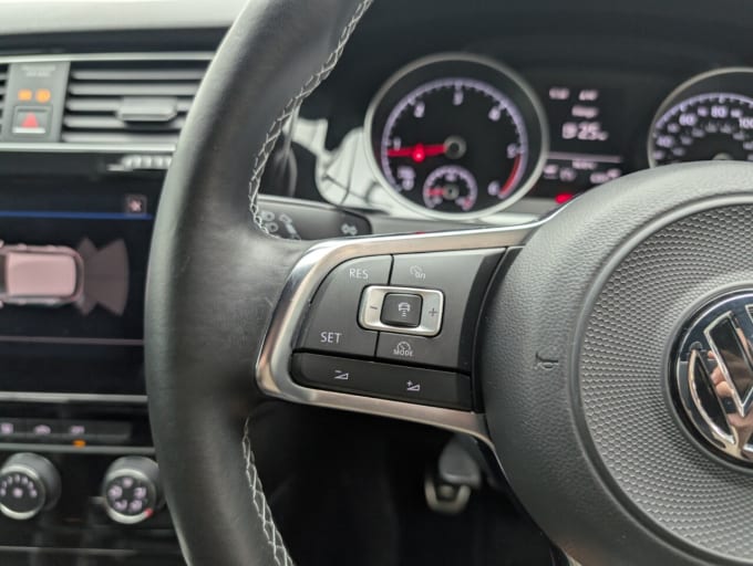 2025 Volkswagen Golf