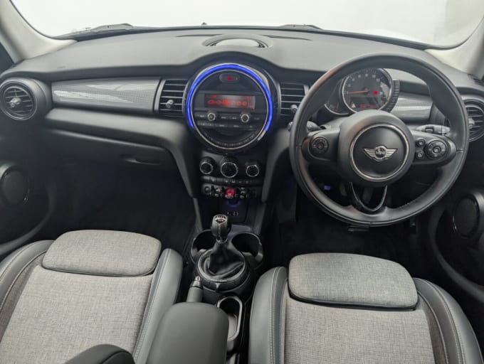 2025 Mini Hatch