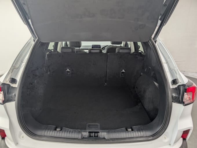 2025 Ford Kuga