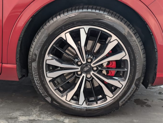 2025 Ford Kuga