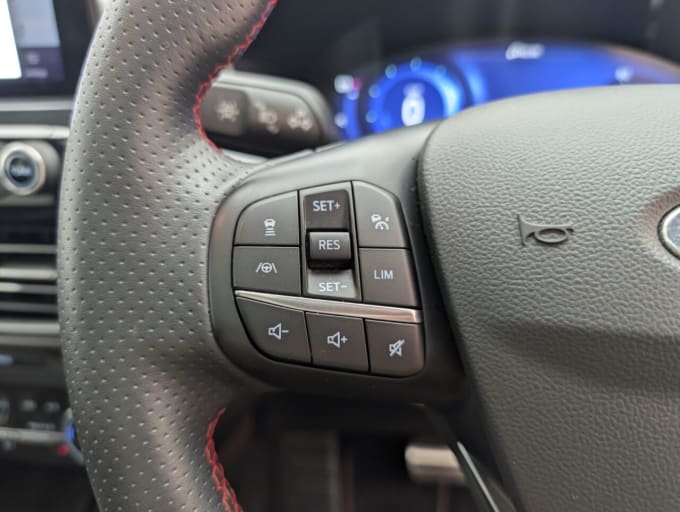 2025 Ford Kuga