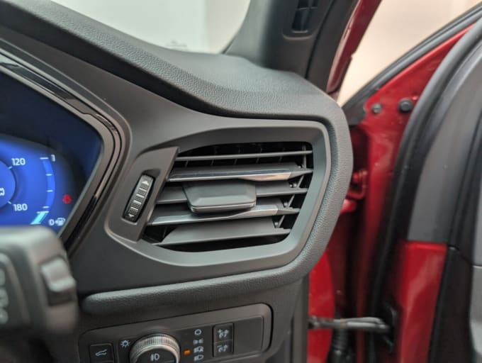 2025 Ford Kuga