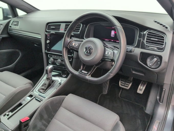 2025 Volkswagen Golf