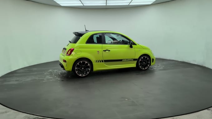 2025 Abarth 595