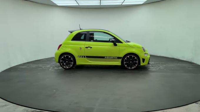 2025 Abarth 595