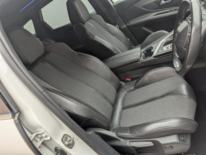 2025 Peugeot 3008