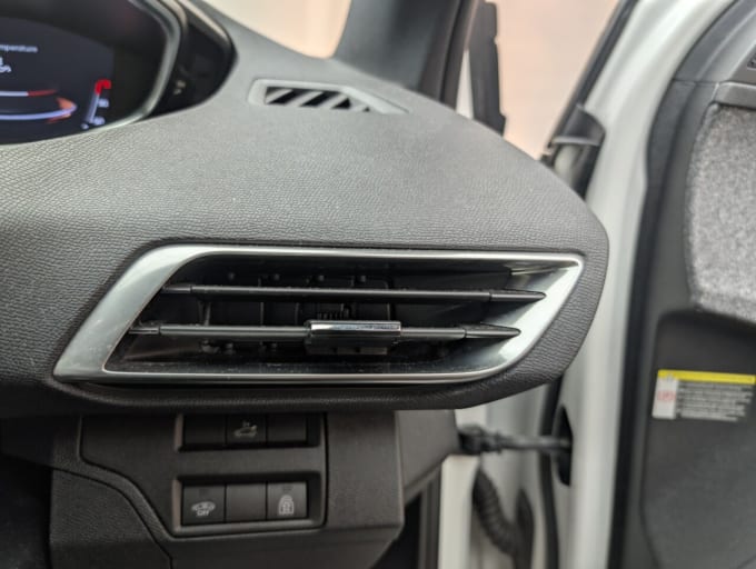 2025 Peugeot 3008