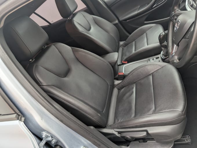 2025 Vauxhall Astra
