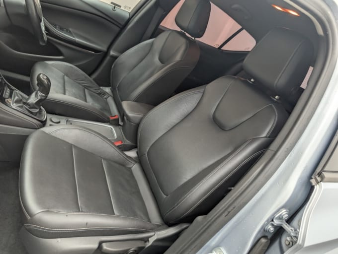 2025 Vauxhall Astra