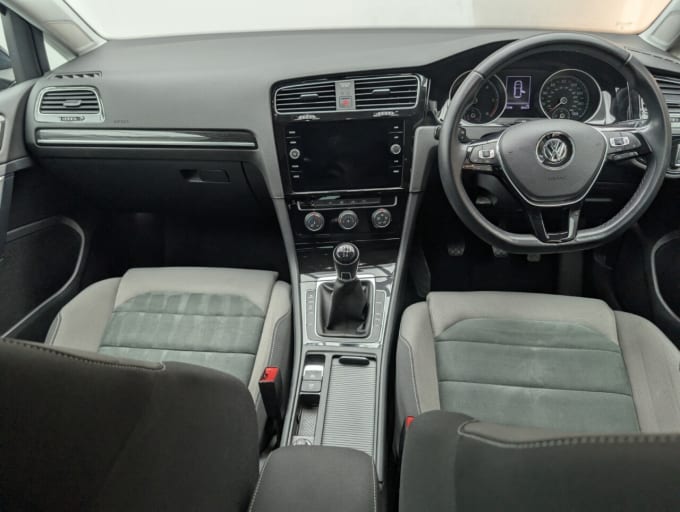 2025 Volkswagen Golf