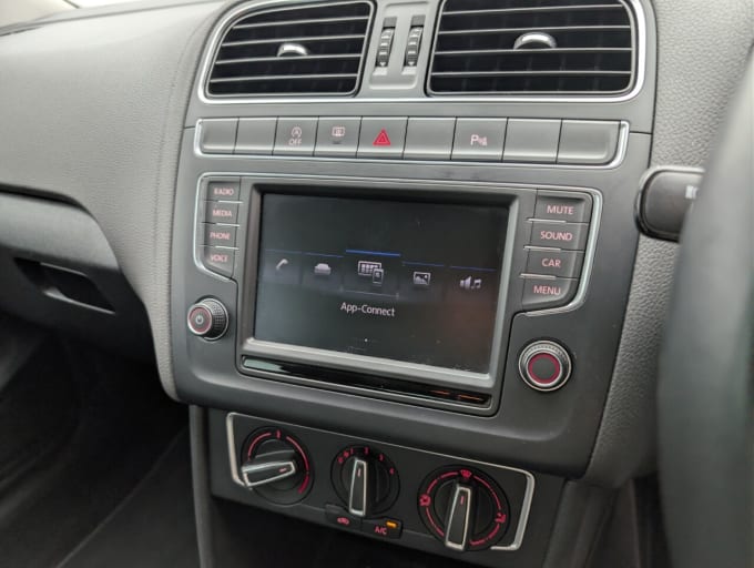 2017 Volkswagen Polo