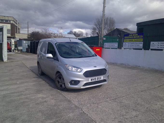 2025 Ford Transit Courier