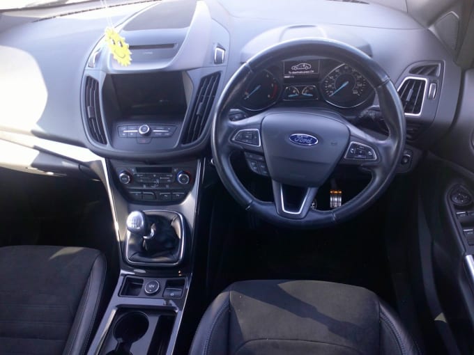 2025 Ford Kuga