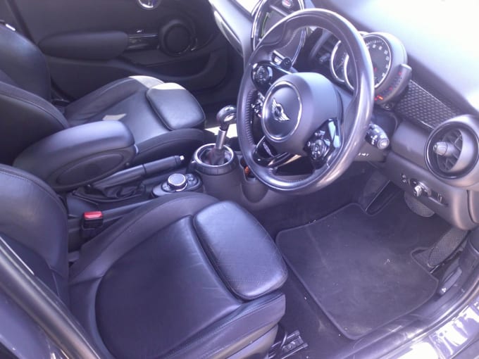 2025 Mini Hatch