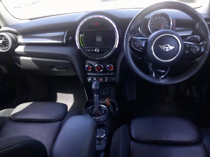 2025 Mini Hatch