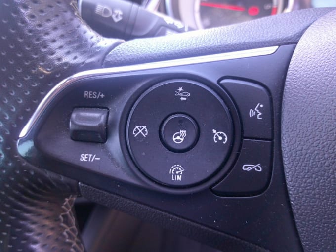2025 Vauxhall Insignia