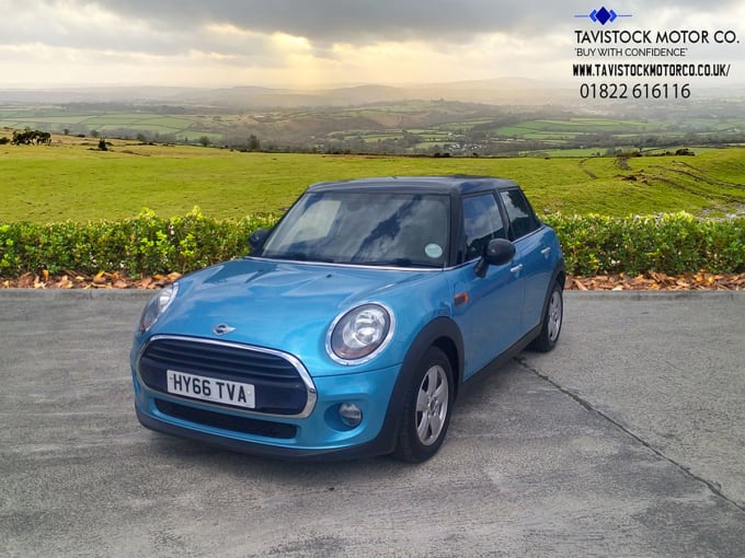 2025 Mini Hatch