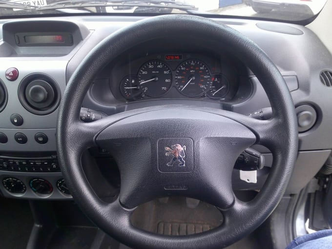 2025 Peugeot Partner