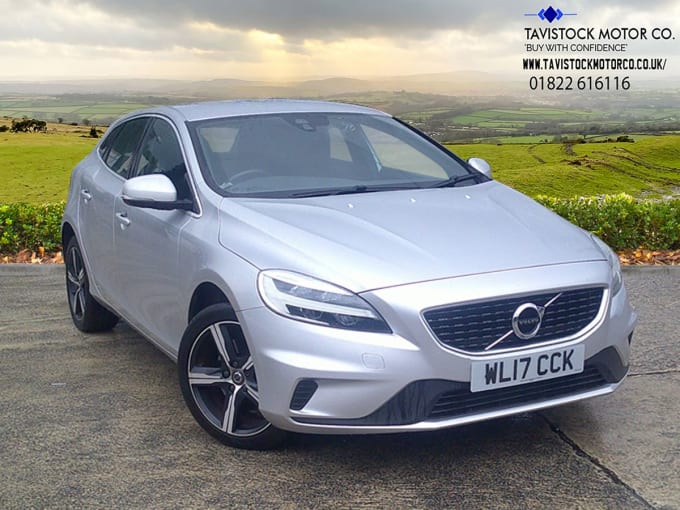 2025 Volvo V40