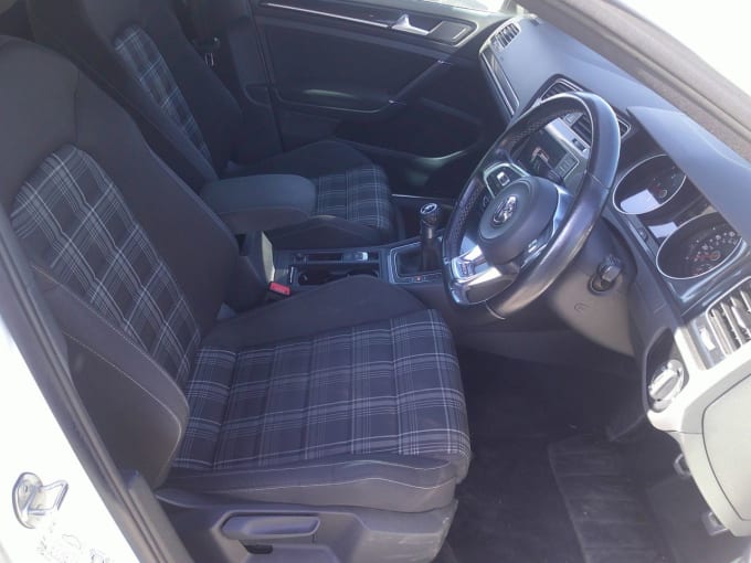 2025 Volkswagen Golf