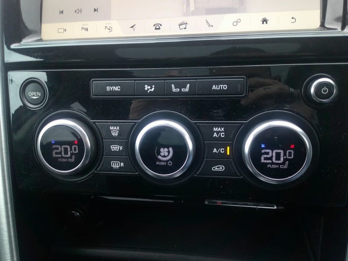 2025 Land Rover Discovery