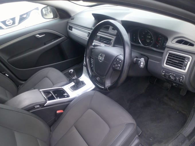 2025 Volvo V70